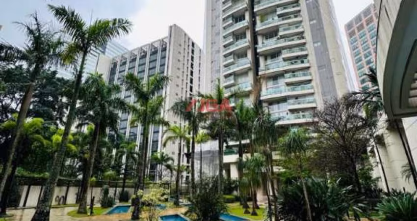 Vende Apartamento  Com Pé Direito Duplo No Living, 3 Dormitórios E Três Vagas