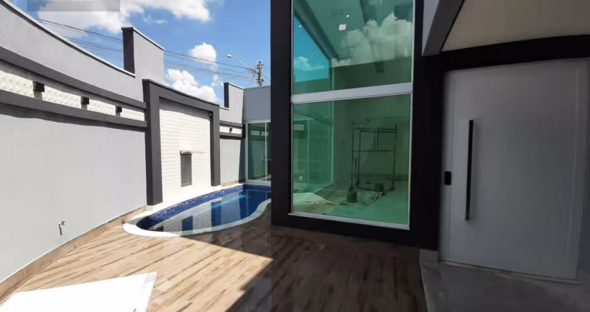 Casa Alto Padrão com piscina e 03 dormitórios sendo uma suíte em Americana - SP