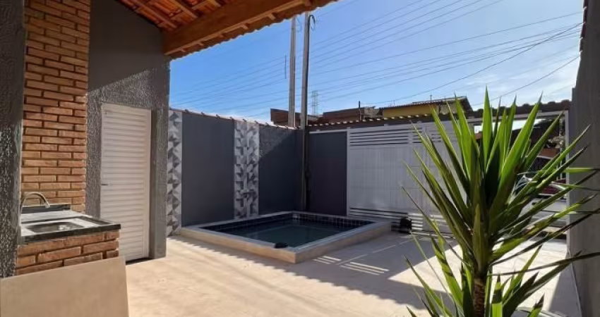 linda casa com piscina 400 mts da praia