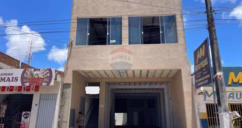Prédio comercial na Av. Moema Tinoco
