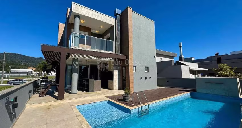 Casa à venda no bairro Areias em Camboriú/SC