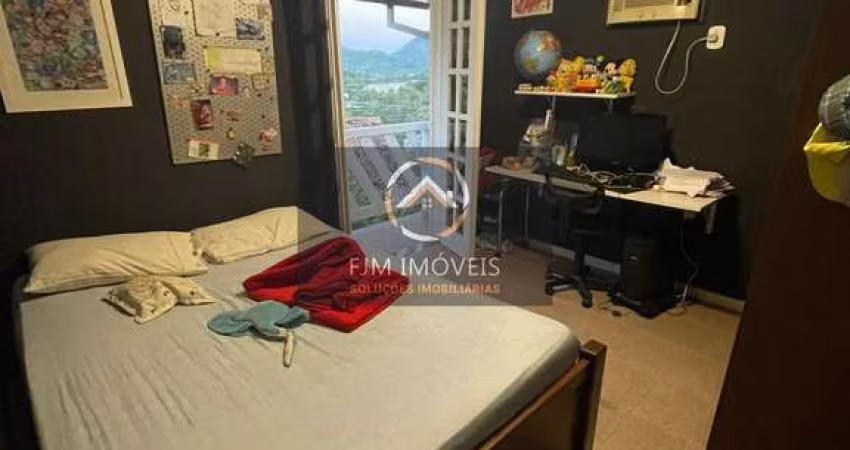 FJM Imoveis vende: Casa no Condomínio Lirios do Campo 4, Niterói: 6 Dormitórios por R$900k