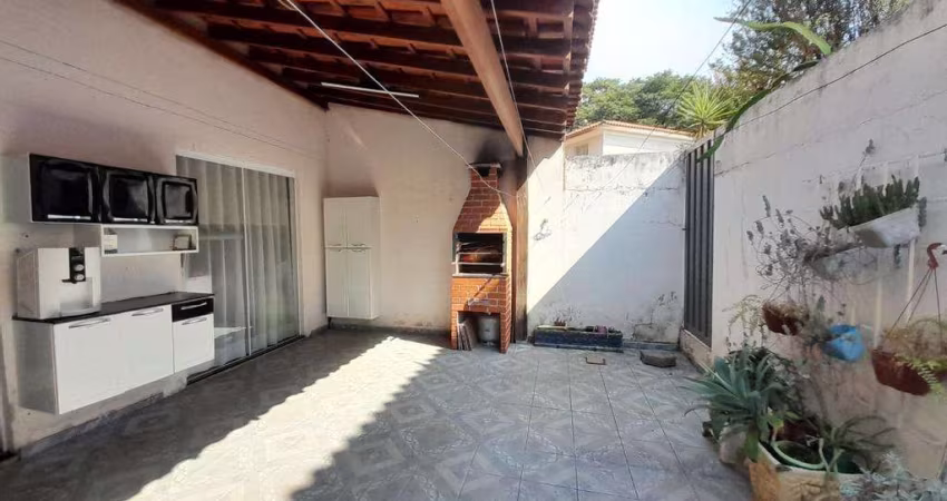 VENDA de Casa modelo Mariana, 3 Quartos sendo 2 Planejados, Cozinha Planejada e Quintal Amplo no Condomínio Villa Flora, Sumaré/SP