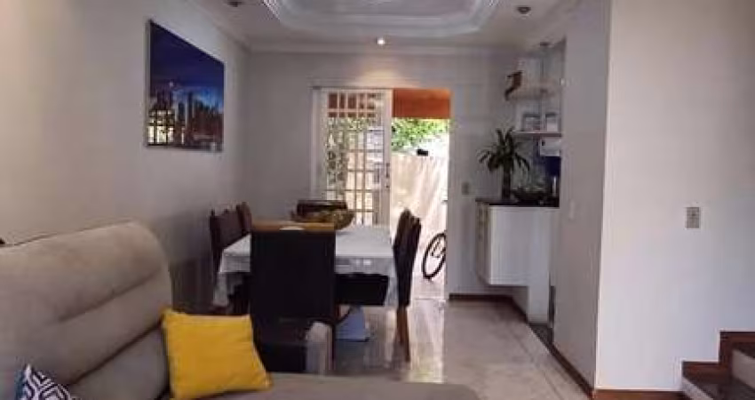 LOCAÇÃO e VENDA de Linda Casa Modelo Mariana com 3 Quartos, Quintal com Churrasqueira e Lindo Limoeiro no Condomínio Villa Flora em Sumaré/SP