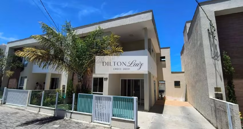 Imperdível: Casa em Condomínio de Luxo com 4 suítes em Buraquinho, Lauro de Freitas-BA - 180m² - 2 vagas de garagem