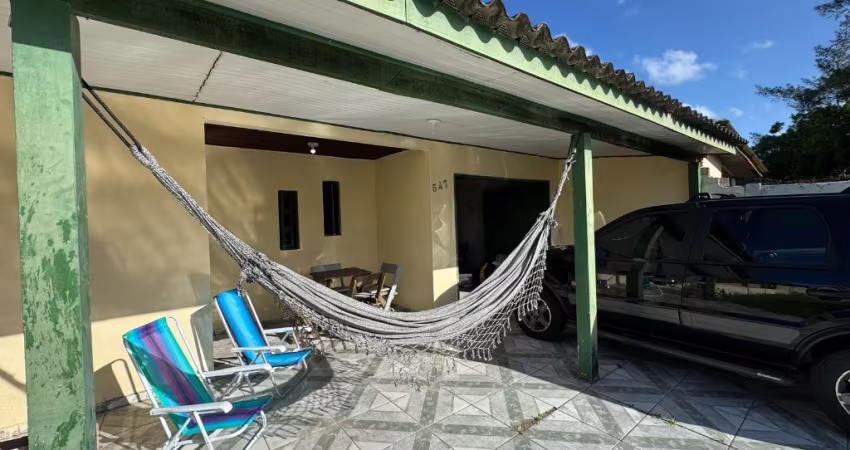 BAIXOU PARA VENDER CASA SOZINHA NO PATIO EM BALNEARIO PINHAL