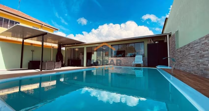 Residência com 03 dormitórios moblidiada e Piscina