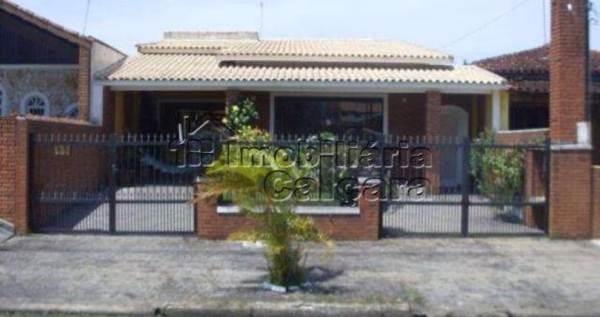 Casa para Venda em Peruíbe, Parque Oasis, 3 dormitórios, 1 suíte, 2 banheiros, 3 vagas