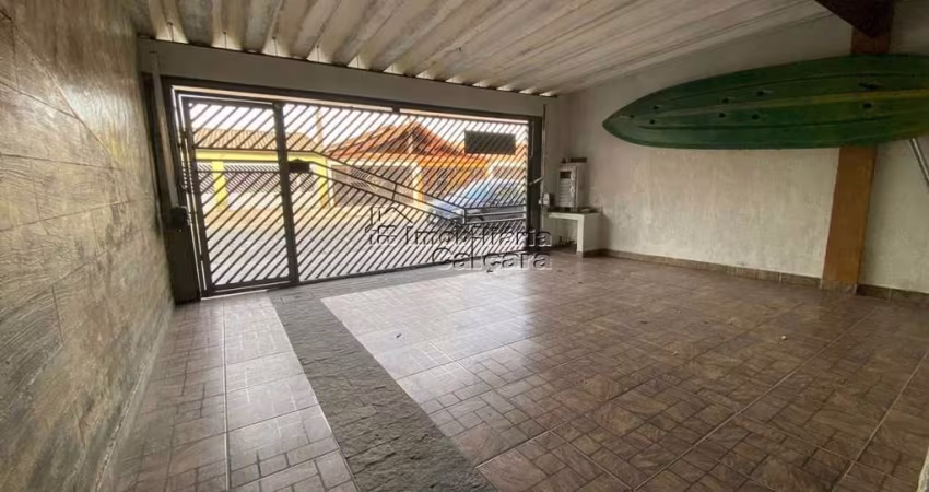 Casa com 02 dormitórios no Caiçara, á 400 metros da praia!!!