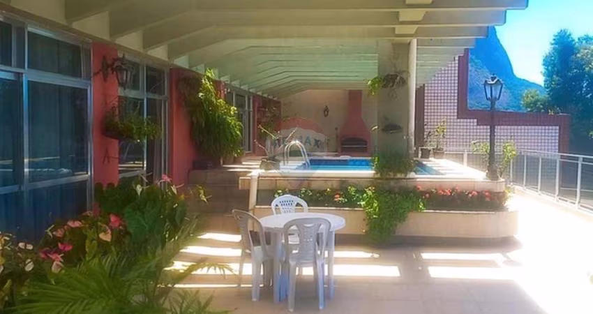 Ótima Cobertura no Jardim Oceânico, de Localização privilegiada e com Vista Privilegiada da Pedra da Gávea..