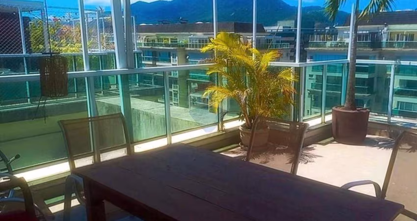 'Luxo e Conforto: Cobertura Duplex na Barra da Tijuca'