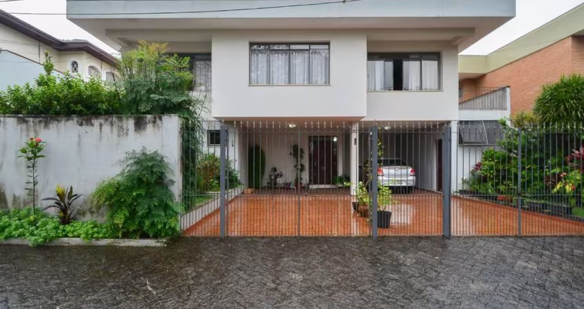 Aconchegante casa tipo para venda com 3 quartos, sendo 1 suíte, 351m²