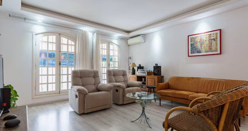 Funcional casa tipo para venda com 3 quartos, sendo 1 suíte, 223m²