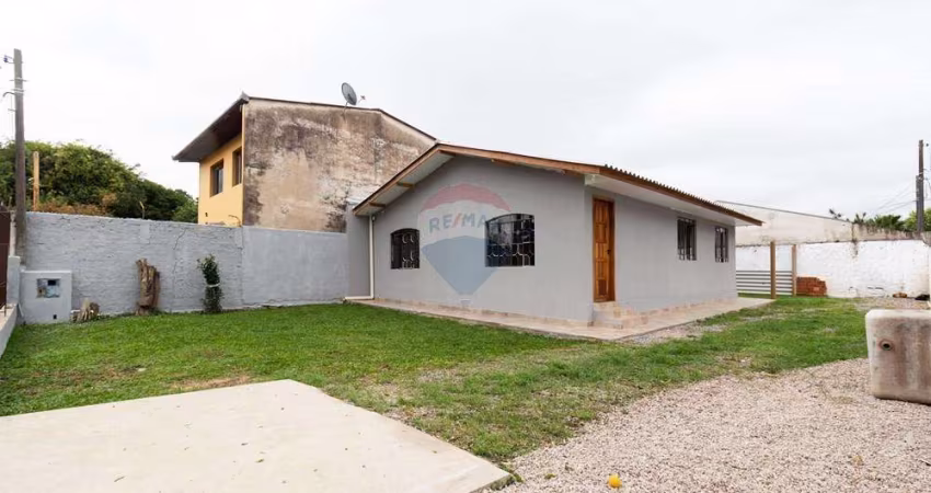 Casa Térrea com 3 dormitórios, com excelente quintal, totalmente independente no bairro Lindóia, Curitiba PR