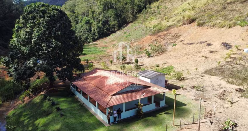 Sitio à venda com 4,3ha. com casa e água em abundância, liberado para financiamento Soído de Baixo,