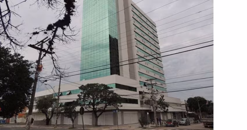 Excelente localização comercial, andar alto, proximidade ao aeroporto . Estacionamento rotativo, orientação solar oeste.&lt;BR&gt;Condomínio com portaria 24h, sistema eletrônico de segurança, 2 elevad