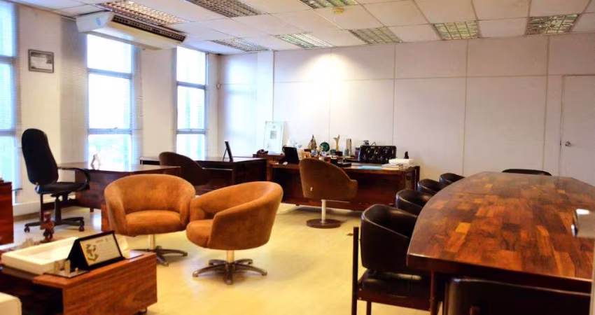 Prédio Comercial com 2106,92m² no Bairro Getúlio Vargas