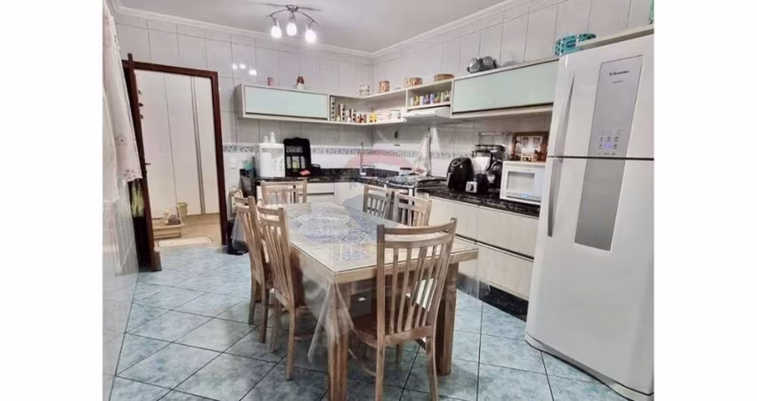 Casa com 02 dormitórios no Jardim Novo Carrão - 201m²