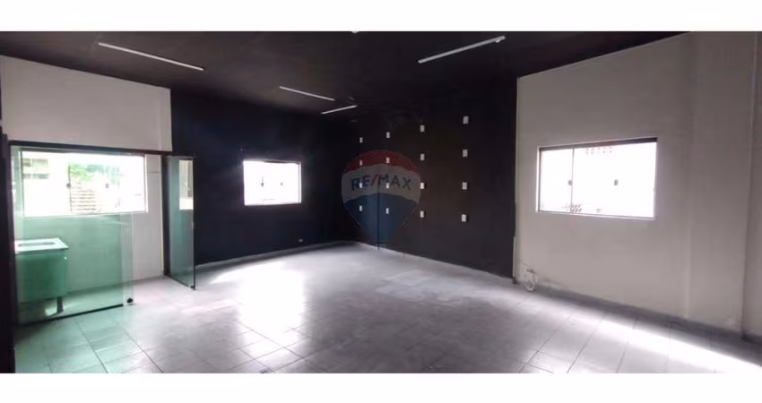 Salão comercial para locação bairro Cocaia 156m²