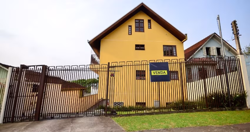 Linda casa em condomínio fechado pronto para morar.
