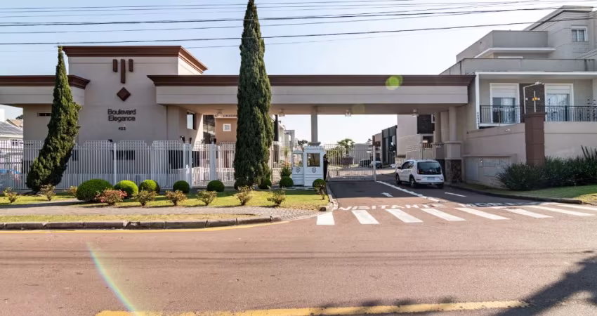 Linda casa em condomínio fechado 320m2 privativos