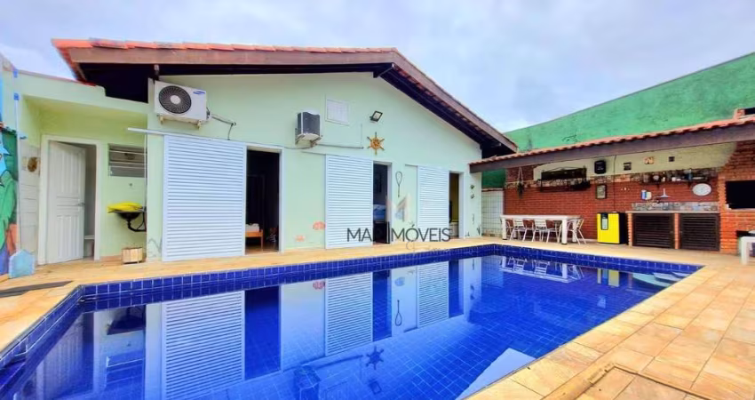 Casa Térrea em condomínio na região da praia de Pernambuco no Guarujá!