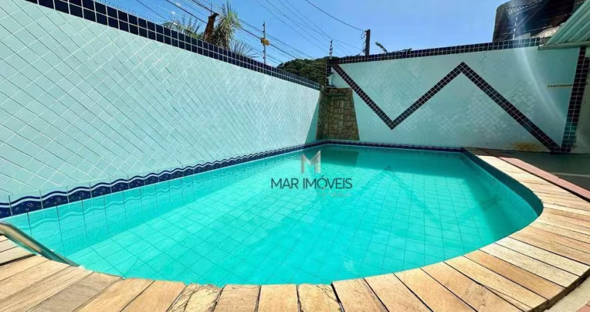 Apartamento à venda na Praia da Enseada com Lazer.