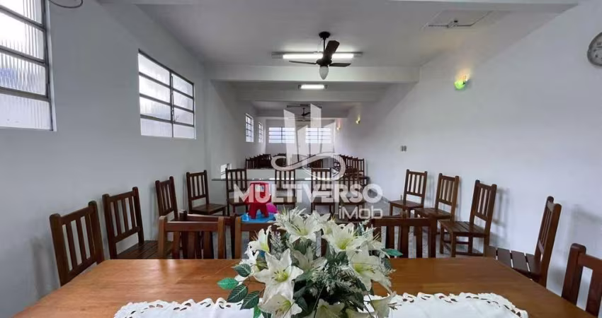 Casa à venda, no bairro Vila Mathias em Santos