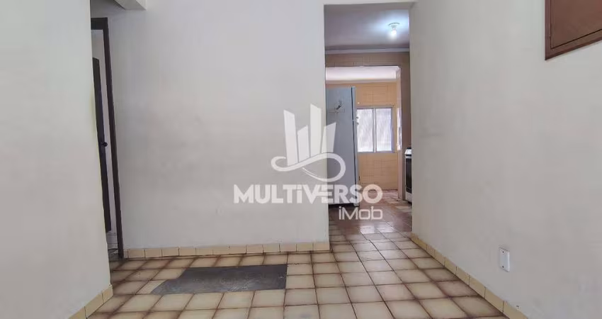 01 Dormitório, primeiro andar de escada, 36m, BNH, R$208.000,00 ótima localização