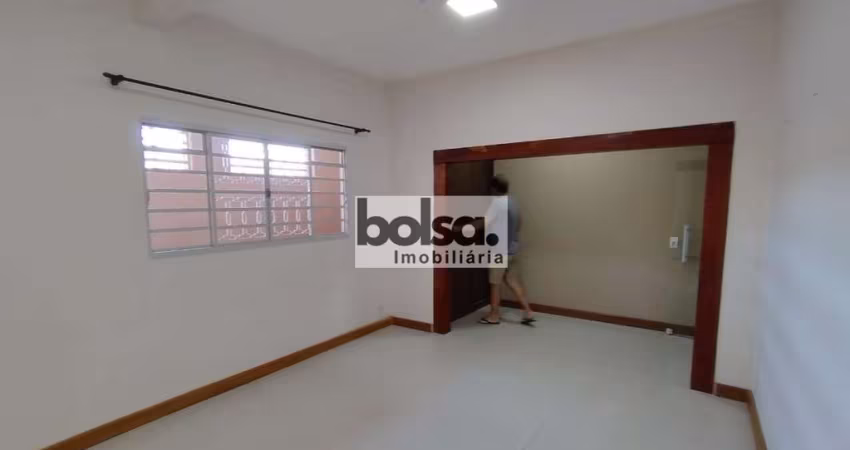 Casa para venda com 200 m² e 3 quartos em Núcleo Habitacional Mary Dota, Bauru - SP