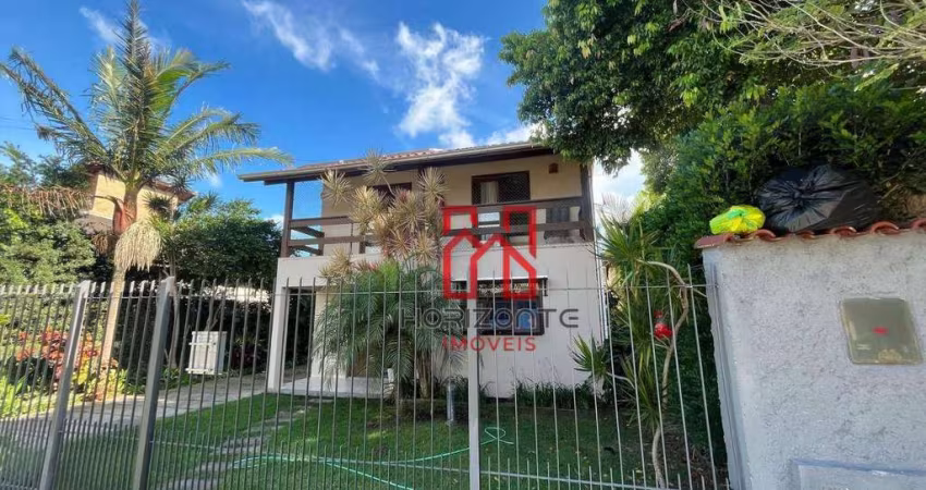 Sobrado com 3 dormitórios à venda, 219 m² por R$ 950.000 - São João do Rio Vermelho - Florianópolis/SC
