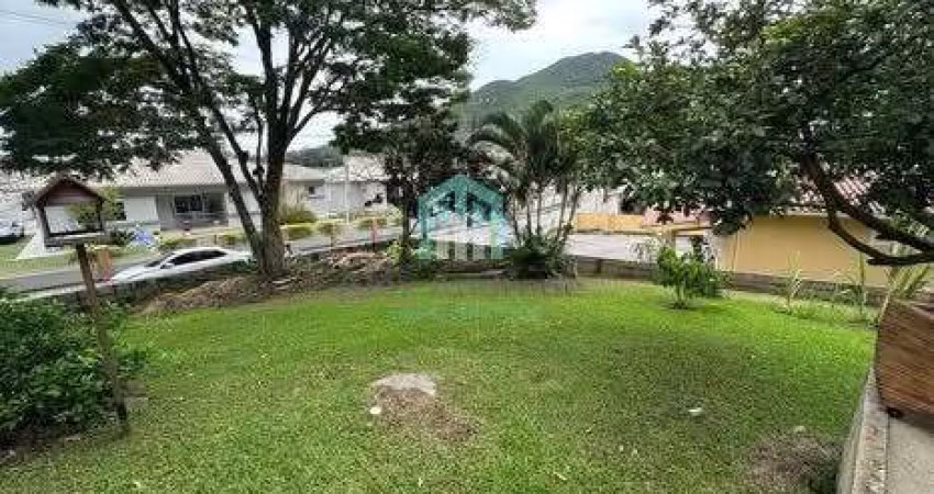 Casa à Venda em Jordão - 2 Dorms, 90m² por R$623.000