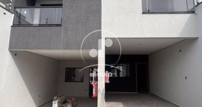 Vila Francisco Matarazzo. Sobrado com 105m2, 3 dormitórios, sendo 1 suíte, lavabo, 2 vagas de garagem.