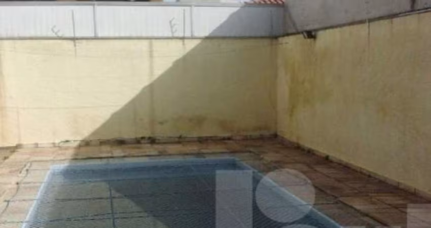 Sobrado com 240 m² de área construída e terreno 8x30 , Bairro Vila Floresta 4 dormitórios , um sendo suíte , sala , copa , cozinha com armário plan