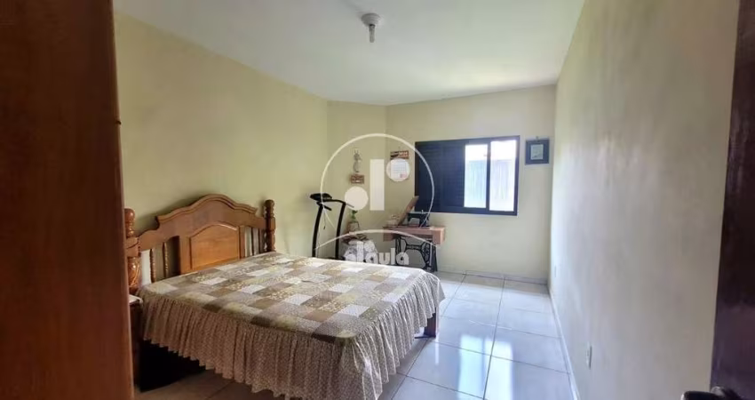 Sobrado com 143,00 m² de área de serviço , 3 quartos , suíte , sala , cozinha , área de serviço , 2 vagas .