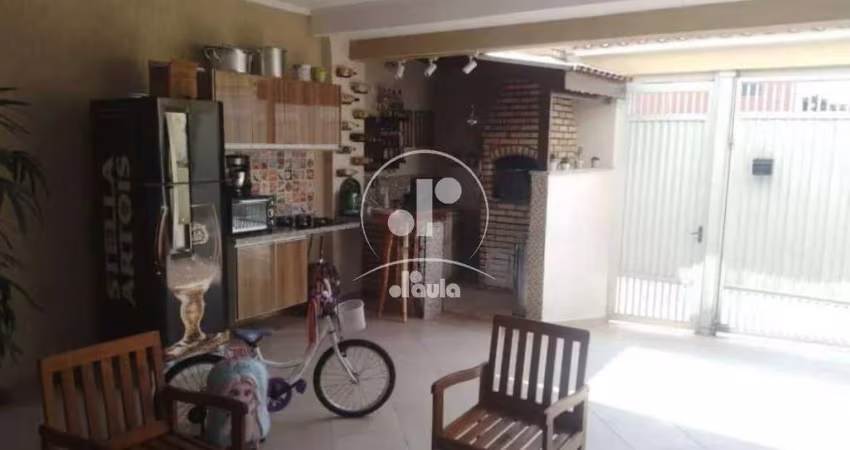 Sobrado a venda com 178m², 3 dormitórios, 1 suíte, 4 vagas, na Vila Cecilia Maria, Santo André/SP.