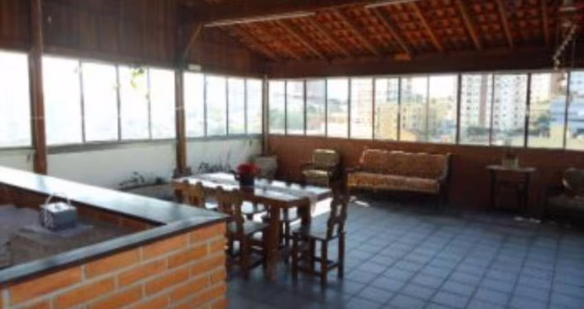 Sobrado com 3 suítes , sendo 190 m² de área construída e terreno 8x20 Vila Alice Santo André .