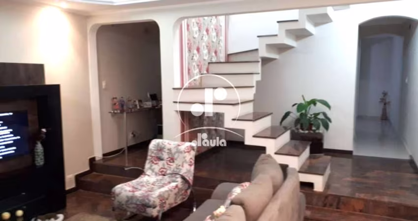 Oportunidade Imperdível: Sobrado de 3 quartos com suíte e 3 vagas no Jardim Santo André - Santo André-SP. Confira!