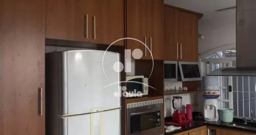 Sobrado a venda com 200m², 3 dormitórios e 4 vagas de garagem no Jardim Bom Pastor em Santo André