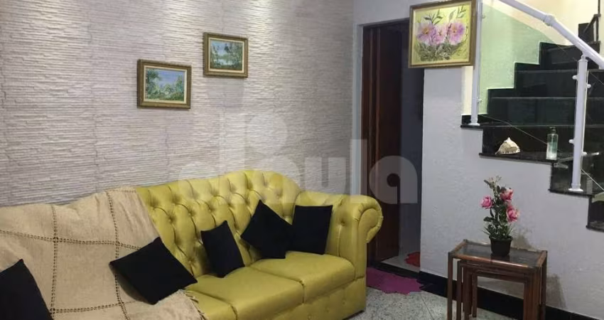 Condomínio Maracanã. Sobrado com 120m2,semi-novo, 2 suítes, lavabo, 1 vaga de garagem.