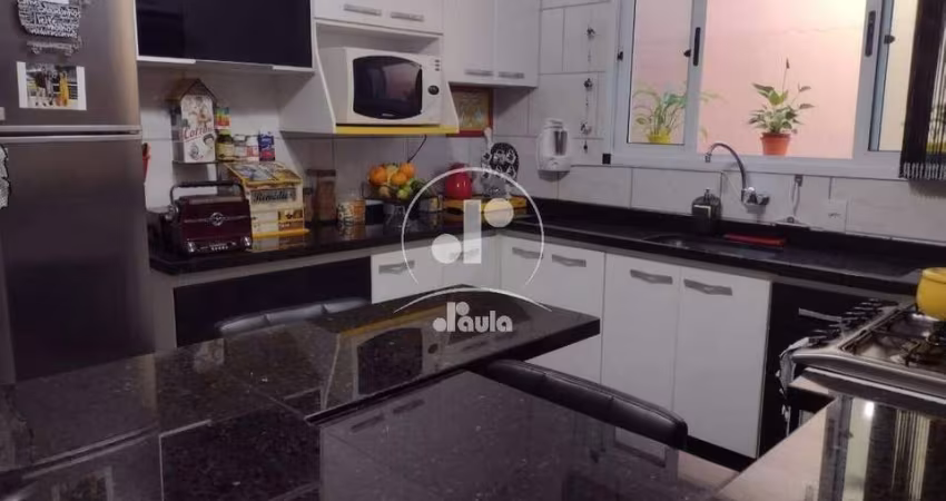 Sobrado a venda com 131 m², 3 dormitórios com 1 suite e 2 vagas na Vila Assis em Mauá