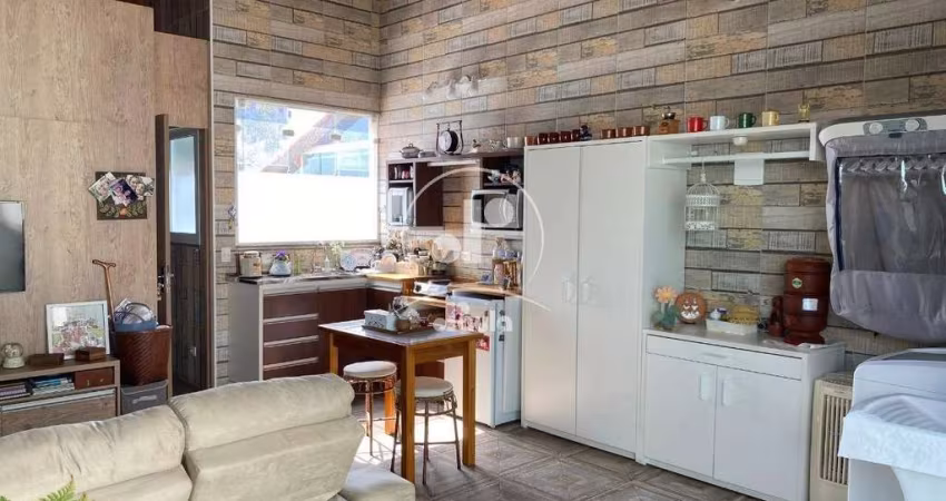 Vila Scarpelli. Cobertura sem condomínio,176m2, ESCADA INTERNA. 3 quartos, sendo 1 suíte, ou 4 quartos, sendo 1 na cobertura, 2 vagas de garagem.
