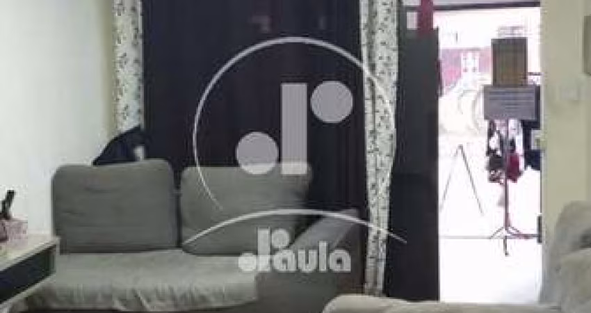 Casa travessa da Rua Almada com 2 dormitórios, edícula e 2 vagas