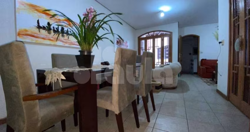 Imperdível casa à venda em Santo André-SP, Jardim Bela Vista: 3 quartos, 3 suítes, 3 salas, 5 banheiros, 6 vagas - 398m². Venha conferir!