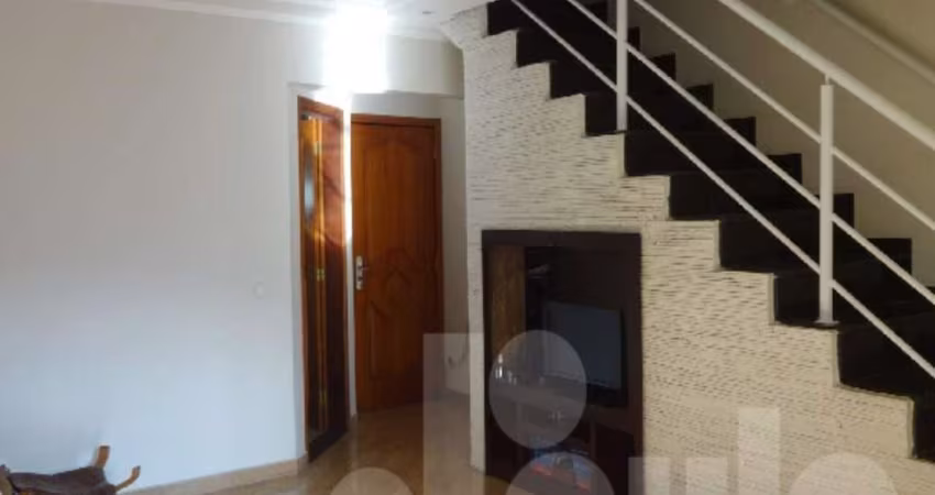 Vila Gilda. Apartamento dulpex com 120 m2. 3 dormitórios, 2 banheiros e 2 vagas. Aceita permuta.