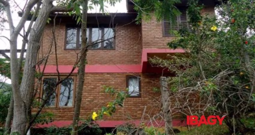 Casa com 2 quartos para alugar na Mares do Sul, 77, Armação do Pântano do Sul, Florianópolis