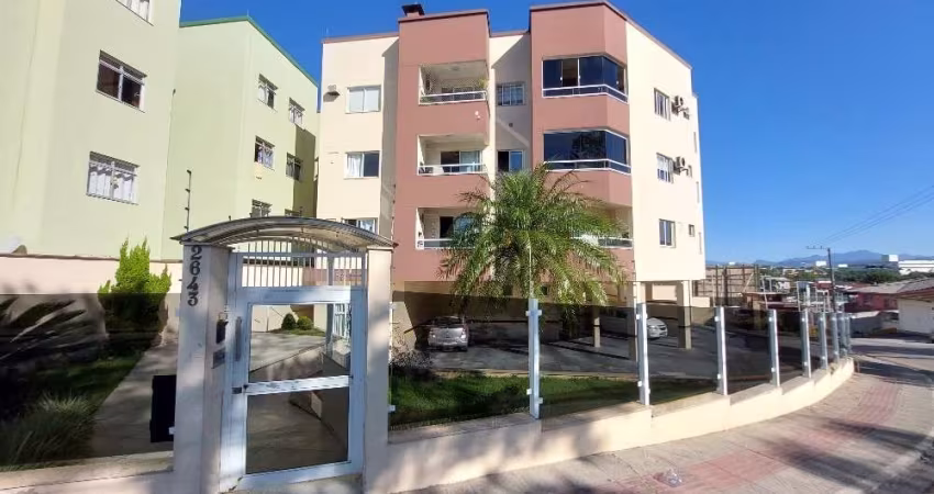 Apartamento com 3 quartos para alugar na Rua Luiz Fagundes, 2643, Picadas do Sul, São José