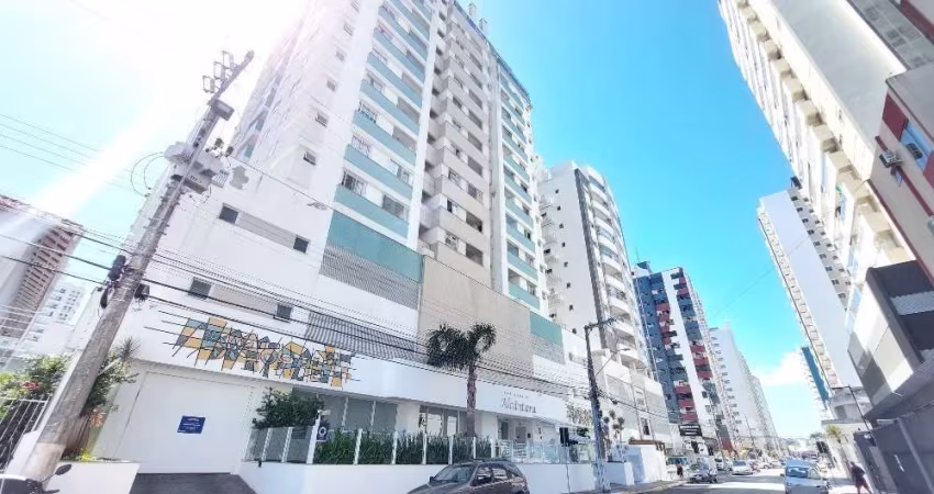 Apartamento com 3 quartos para alugar na Avenida Brigadeiro da Silva Paes, 412, Campinas, São José