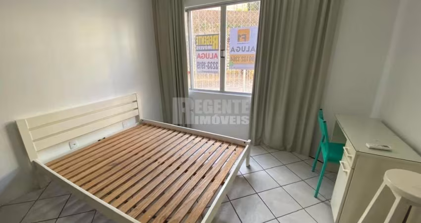 Kitnet mobiliada para alugar no bairro Trindade, ao lado da UFSC!
