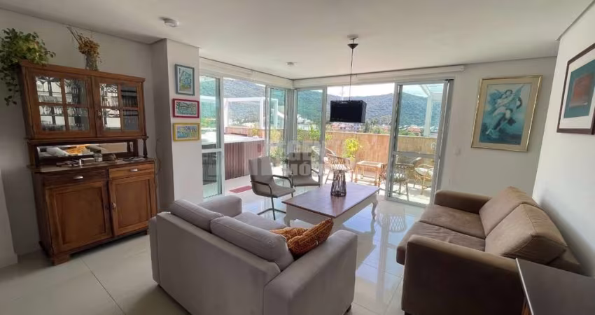 Incrível apartamento duplex com 4 dormitórios na Praia dos Açores!
